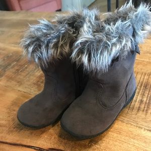EUC Gray Faux Suede Children’s Place Boots with Fur
